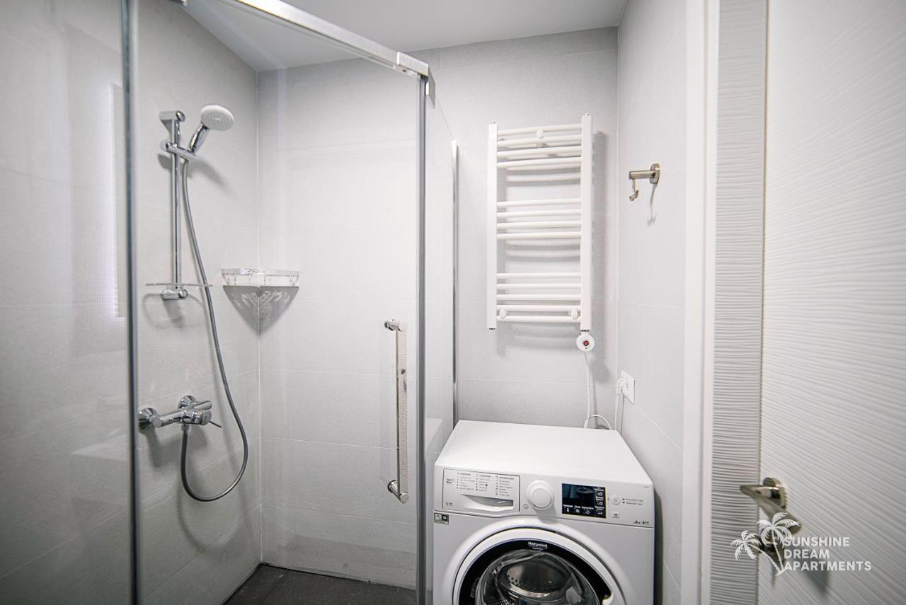 Sunshine Apartments Orbi Beach Tower Батуми Екстериор снимка